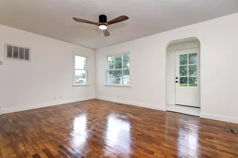 Living - 209 W State St, Nixa, MO 65714 photo 1 of 4