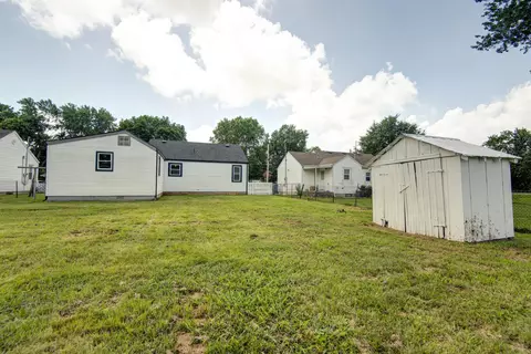 Exterior - 209 W State St, Nixa, MO 65714 photo 5 of 7