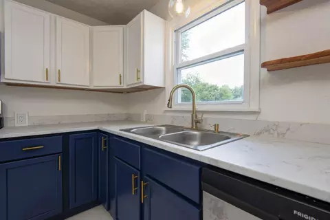 Kitchen - 209 W State St, Nixa, MO 65714 photo 4 of 4