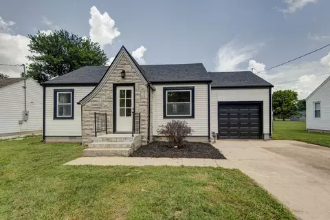 Exterior - 209 W State St, Nixa, MO 65714 photo 6 of 7
