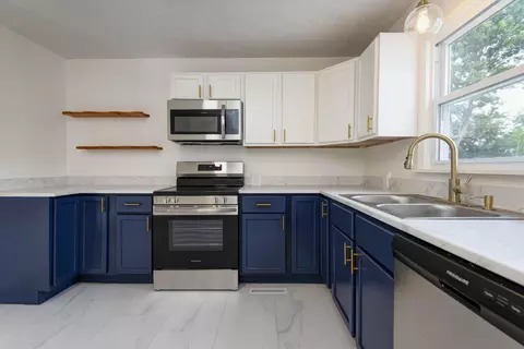 Kitchen - 209 W State St, Nixa, MO 65714 photo 3 of 4