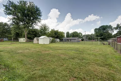 Exterior - 209 W State St, Nixa, MO 65714 photo 3 of 7
