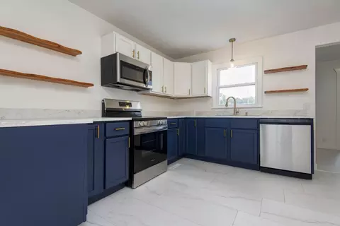 Kitchen - 209 W State St, Nixa, MO 65714 photo 1 of 4