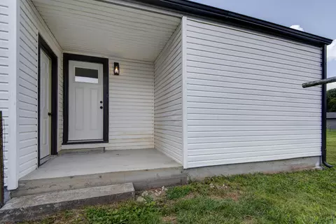 Exterior - 209 W State St, Nixa, MO 65714 photo 2 of 7