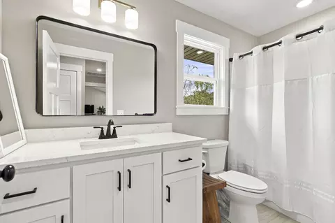 Bath - 385 Plumtree Dr, Ozark, MO 65721 photo 3 of 4