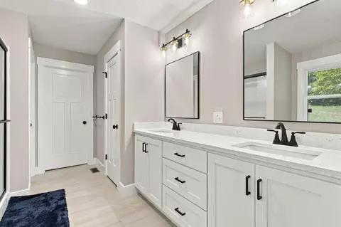 Bath - 385 Plumtree Dr, Ozark, MO 65721 photo 1 of 4