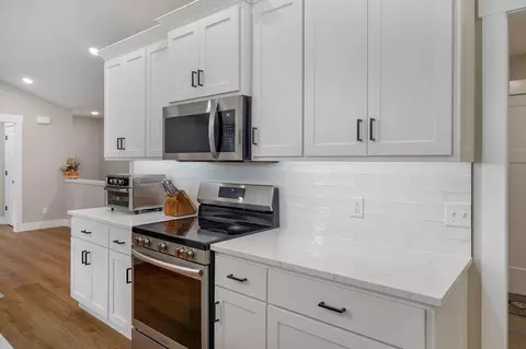 Kitchen - 385 Plumtree Dr, Ozark, MO 65721 photo 6 of 7