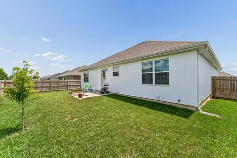 Exterior - 1423 E Macon St, Republic, MO 65738 photo 4 of 6