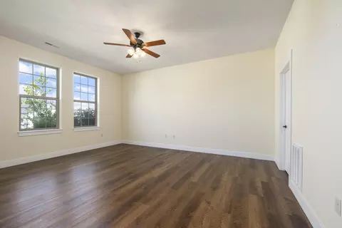 Living - 2086 Bull Run Rd, Ozark, MO 65721 photo 9 of 10