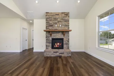 Living - 2086 Bull Run Rd, Ozark, MO 65721 photo 1 of 10