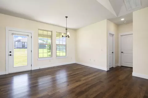 Living - 2086 Bull Run Rd, Ozark, MO 65721 photo 7 of 10