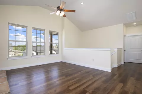Living - 2086 Bull Run Rd, Ozark, MO 65721 photo 5 of 10