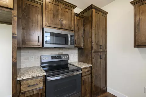 Kitchen - 2086 Bull Run Rd, Ozark, MO 65721 photo 3 of 4
