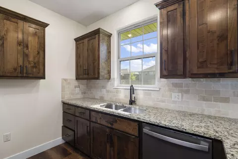 Kitchen - 2086 Bull Run Rd, Ozark, MO 65721 photo 2 of 4