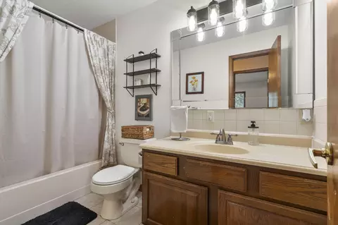 Bath - 299 Sunny Brook Dr, Branson, MO 65616 photo 1 of 3