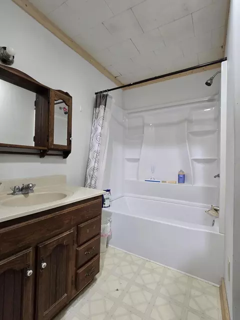 Bath - 22 Thomasville Rd, Buffalo, MO 65622 photo 1 of 4
