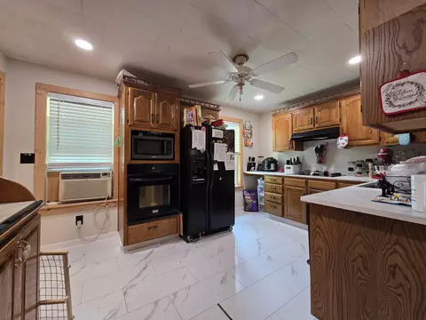 Kitchen - 22 Thomasville Rd, Buffalo, MO 65622 photo 1 of 6