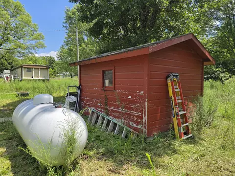 Exterior - 22 Thomasville Rd, Buffalo, MO 65622 photo 5 of 6