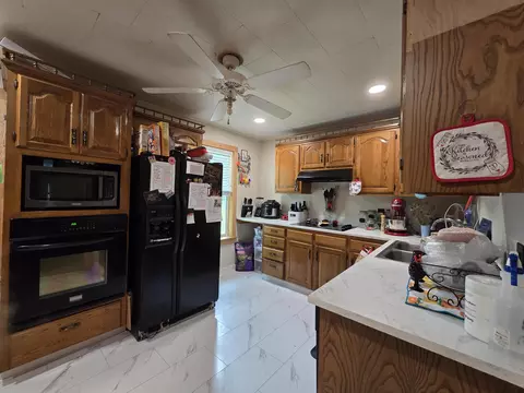 Kitchen - 22 Thomasville Rd, Buffalo, MO 65622 photo 6 of 6
