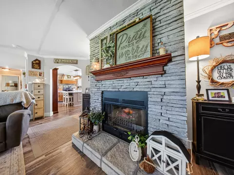 Entry Way - 12507 Us Route 66, Conway, MO 65632 photo 1 of 2