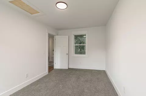 Bedroom - 601 W Madison St, Buffalo, MO 65622 photo 4 of 6