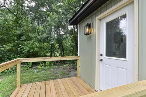 Exterior - 601 W Madison St, Buffalo, MO 65622 photo 5 of 6
