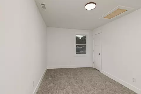 Bedroom - 601 W Madison St, Buffalo, MO 65622 photo 3 of 6
