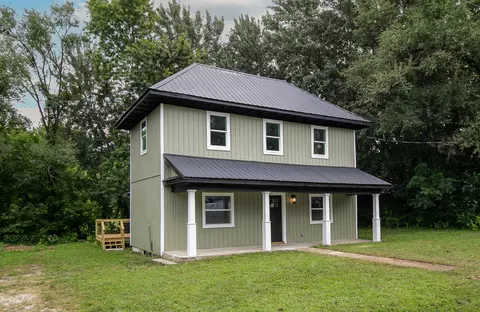 Exterior - 601 W Madison St, Buffalo, MO 65622 photo 3 of 6