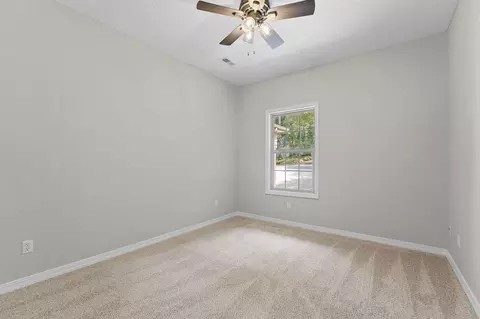 Bedroom - 891 Valley View Dr, Branson, MO 65616 photo 4 of 10