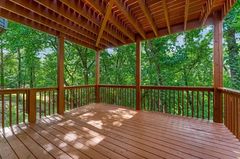 Exterior - 891 Valley View Dr, Branson, MO 65616 photo 5 of 6