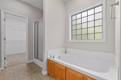Bath - 891 Valley View Dr, Branson, MO 65616 photo 2 of 4