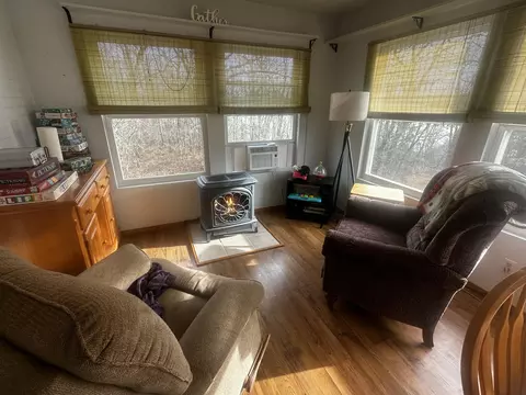 Living - 275 Ludora Dr, Shell Knob, MO 65747 photo 3 of 3