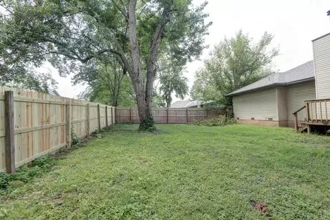 Exterior - 640 E Kerr St, Springfield, MO 65803 photo 4 of 4