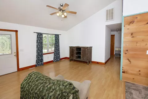 Living - 1694 Green Rd, Marshfield, MO 65706 photo 1 of 2