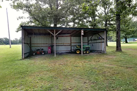 Exterior - 1694 Green Rd, Marshfield, MO 65706 photo 6 of 10