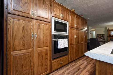 Kitchen - 2369 N Farm Road 101, Springfield, MO 65802 photo 3 of 4