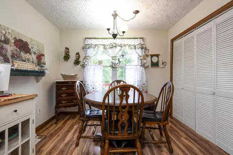 Dining - 2369 N Farm Road 101, Springfield, MO 65802 photo 3 of 3