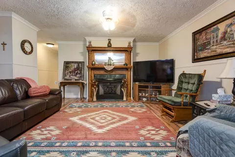 Living - 2369 N Farm Road 101, Springfield, MO 65802 photo 3 of 3