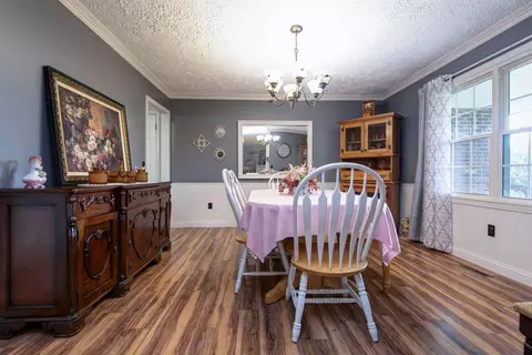 Dining - 2369 N Farm Road 101, Springfield, MO 65802 photo 2 of 3