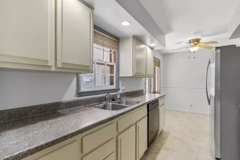 Kitchen - 2039 S 2041 S Barcliff Ave, Springfield, MO 65804 photo 2 of 4