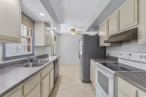 Kitchen - 2039 S 2041 S Barcliff Ave, Springfield, MO 65804 photo 1 of 4