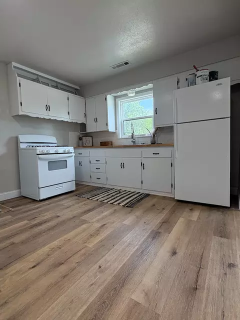 902 Freeman Rd, Neosho, MO 64850 photo 7