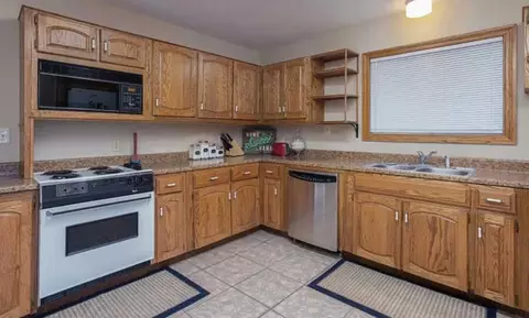 2008 N Howard Ave, Springfield, MO 65803 photo 3
