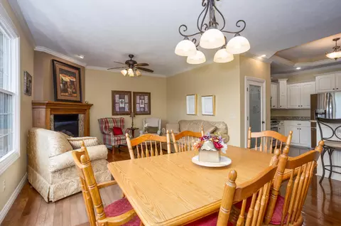 Dining - 2818 E Cherrybark St, Springfield, MO 65804 photo 3 of 5