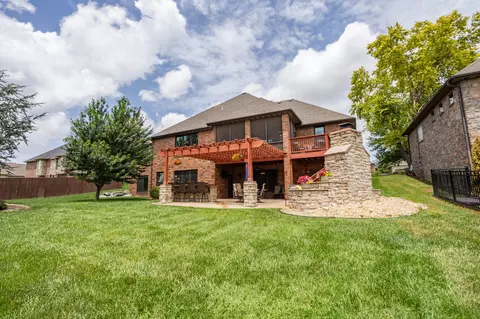 Exterior - 2818 E Cherrybark St, Springfield, MO 65804 photo 11 of 12