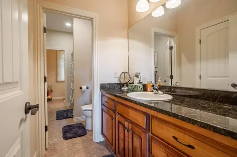 Bath - 2818 E Cherrybark St, Springfield, MO 65804 photo 4 of 5