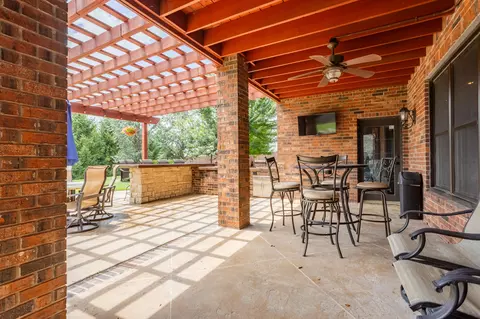 Exterior - 2818 E Cherrybark St, Springfield, MO 65804 photo 8 of 12