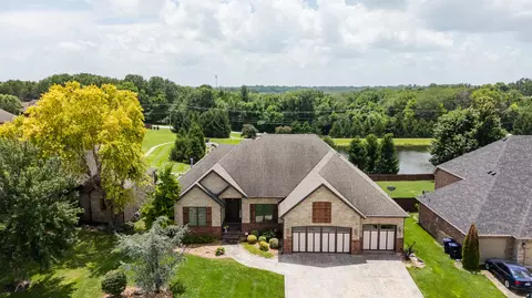 View/Area - 2818 E Cherrybark St, Springfield, MO 65804 photo 1 of 11