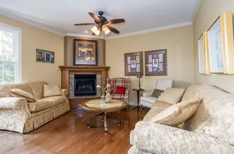 Living - 2818 E Cherrybark St, Springfield, MO 65804 photo 4 of 5
