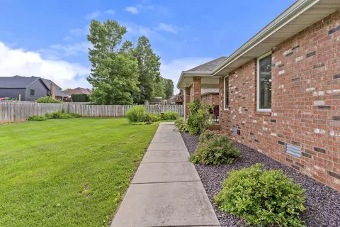 Exterior - 3477 W Edgewood St, Springfield, MO 65807 photo 9 of 12